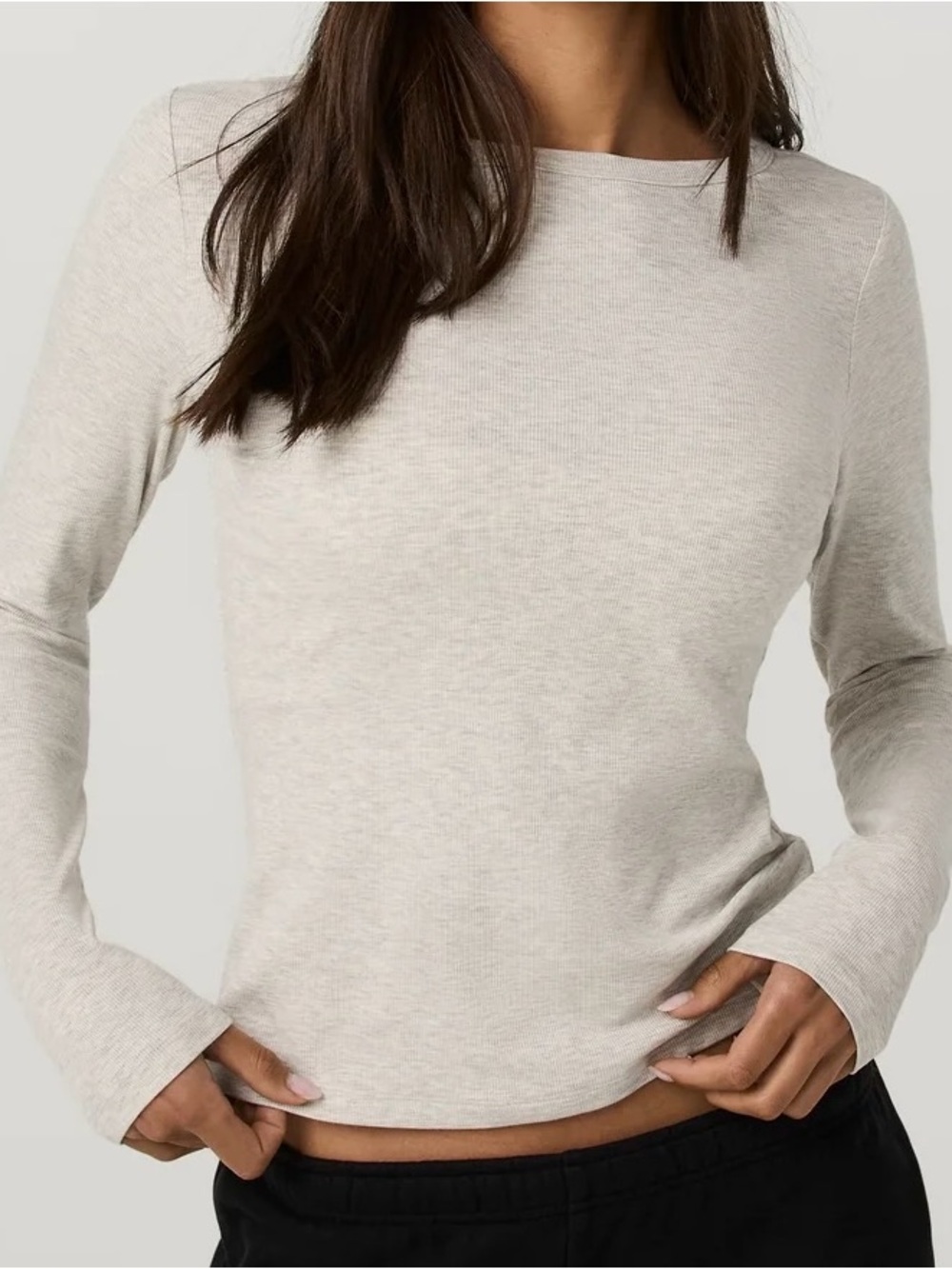 NWT Vuori Long Sleeve Pose Subtle Scoop in White Heather Grey